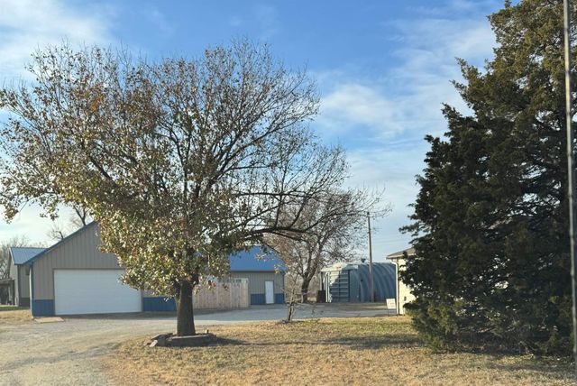 5943 N Ridge Rd, Maize, KS 67101