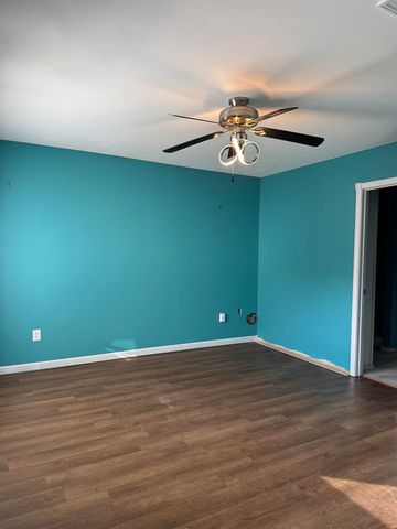 5943 N Ridge Rd, Maize, KS 67101