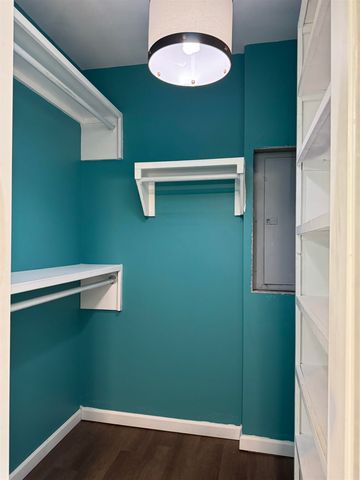 5943 N Ridge Rd, Maize, KS 67101