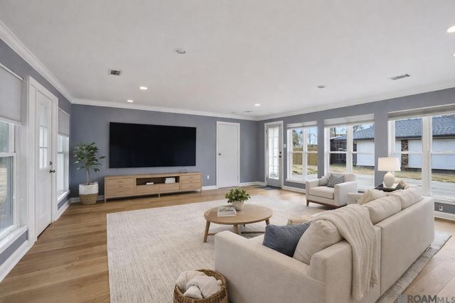 9693 Charlotte Armstrong Dr, St Francisville, LA 70775