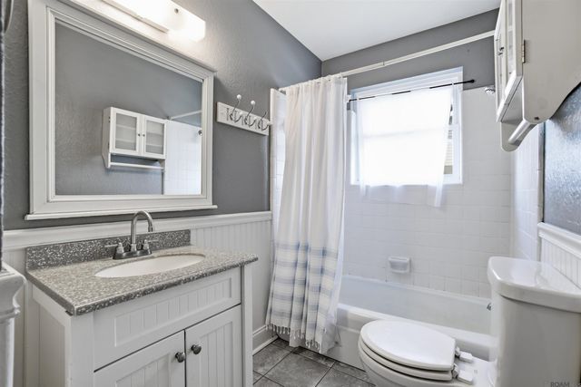 9693 Charlotte Armstrong Dr, St Francisville, LA 70775