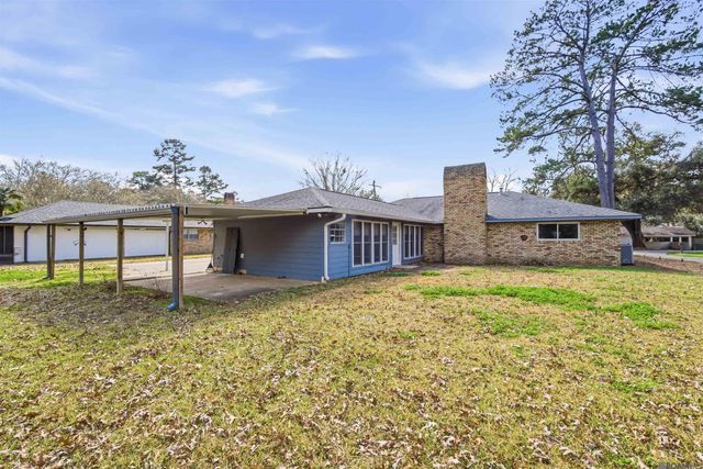 9693 Charlotte Armstrong Dr, St Francisville, LA 70775