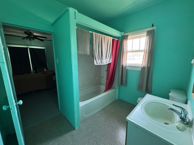 304 W Nevada Street, Seymour, TX 76380