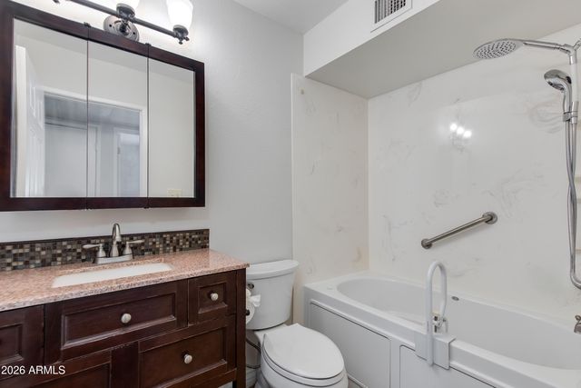 5617 S CLAMBAKE BAY Court B, Tempe, AZ 85283