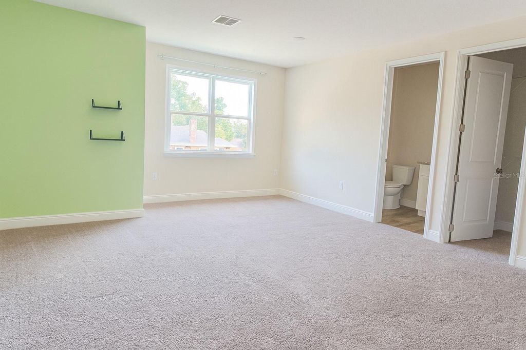 Image 12 of property listing at 26047 EXMOOR DRIVE, Sorrento, FL 32776