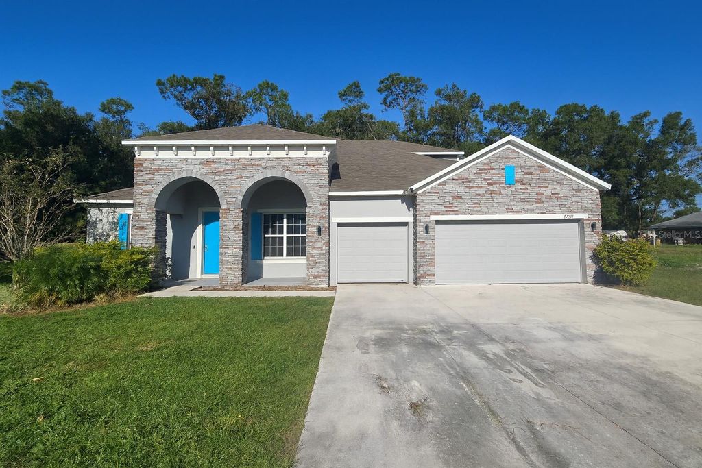 Image 23 of property listing at 26047 EXMOOR DRIVE, Sorrento, FL 32776