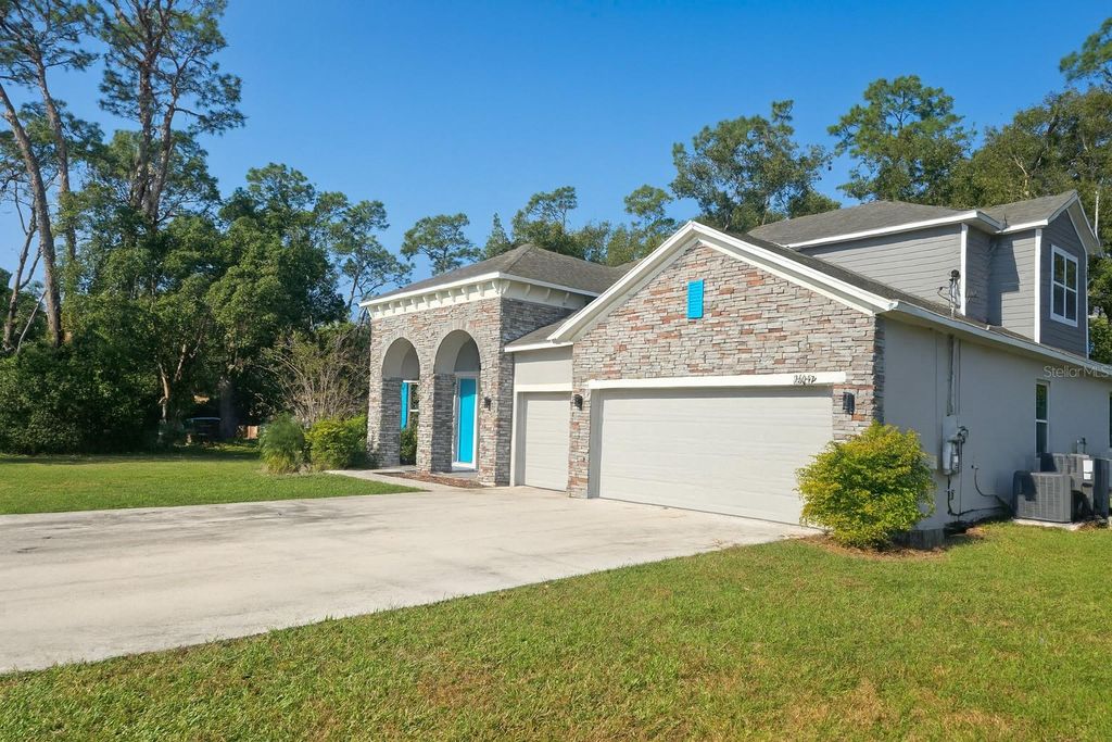 Image 26 of property listing at 26047 EXMOOR DRIVE, Sorrento, FL 32776