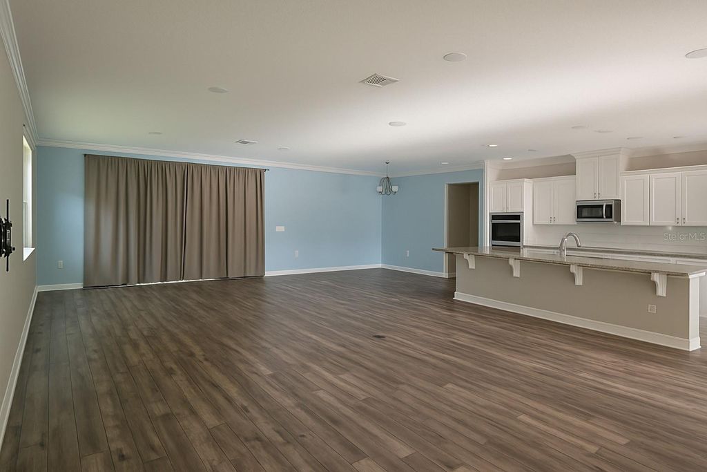 Image 5 of property listing at 26047 EXMOOR DRIVE, Sorrento, FL 32776