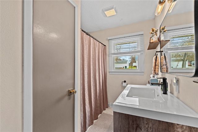 9 33rd Avenue SW, Cedar Rapids, IA 52404