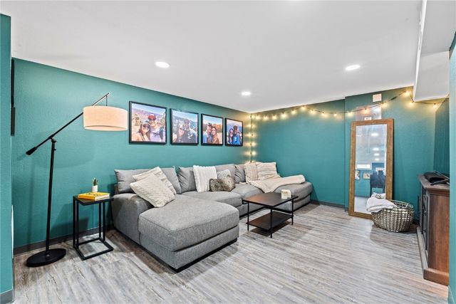 9 33rd Avenue SW, Cedar Rapids, IA 52404