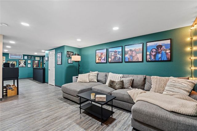 9 33rd Avenue SW, Cedar Rapids, IA 52404