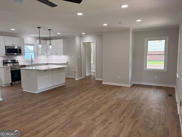 237 S Myrtle Street, Winder, GA 30680
