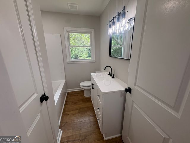 237 S Myrtle Street, Winder, GA 30680
