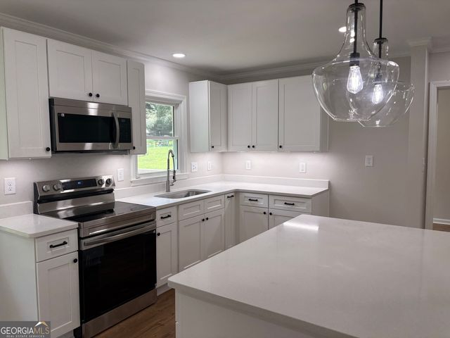 237 S Myrtle Street, Winder, GA 30680