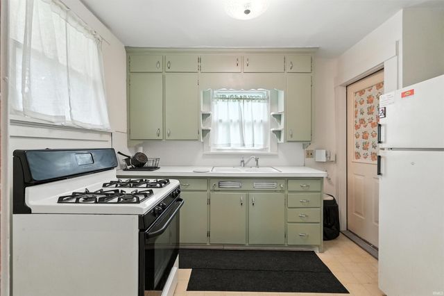 3330 Bowser Avenue, Fort Wayne, IN 46806