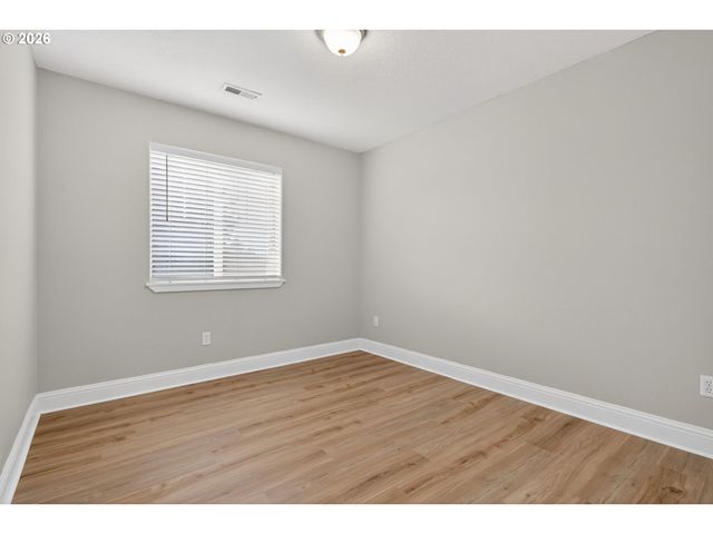 5912 Ne MCBRIDE Ln, Hillsboro, OR 97124