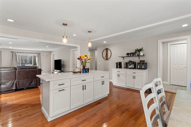 1 Adelman Rd, Wilmington, MA 01887