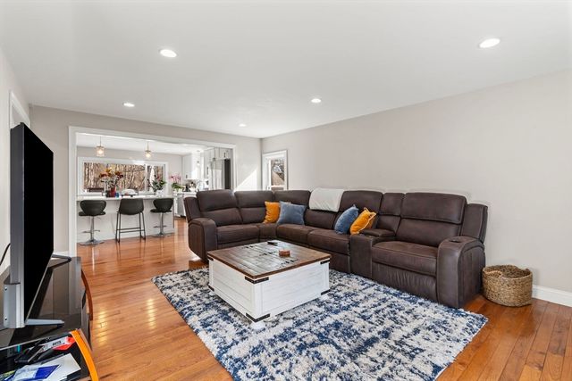 1 Adelman Rd, Wilmington, MA 01887