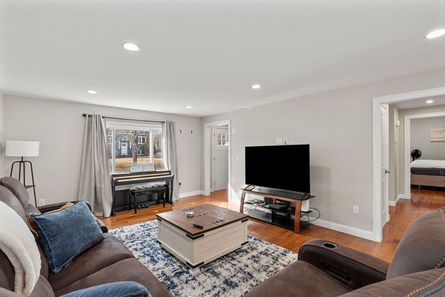 1 Adelman Rd, Wilmington, MA 01887