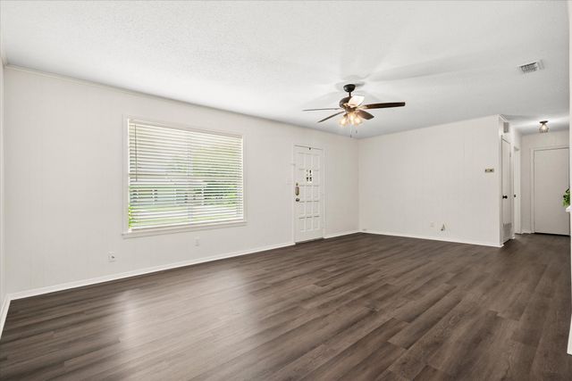 1890 Stacey Street, Canton, TX 75103