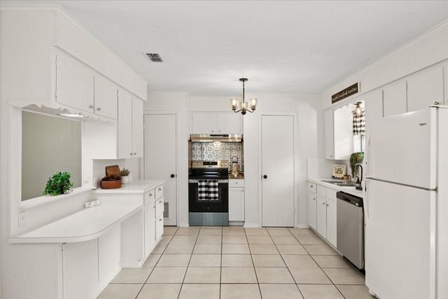 1890 Stacey Street, Canton, TX 75103