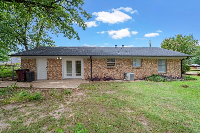 1890 Stacey Street, Canton, TX 75103