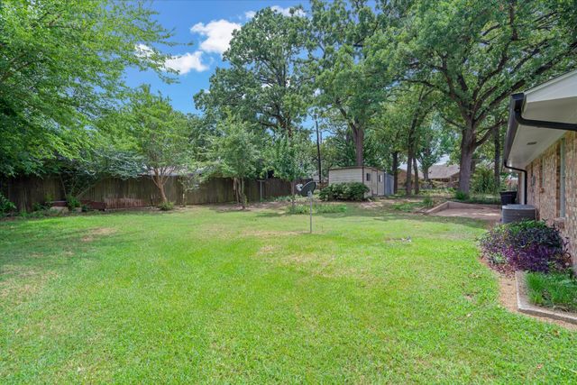 1890 Stacey Street, Canton, TX 75103
