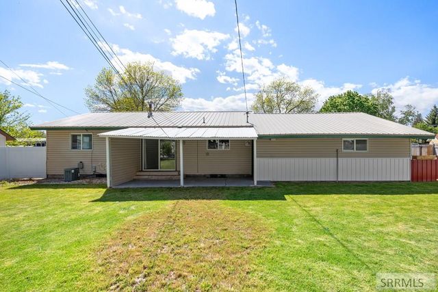 568 Falls Drive, Idaho Falls, ID 83401