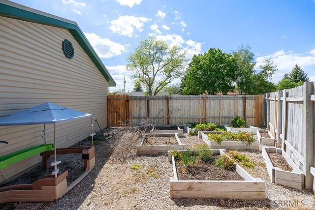 568 Falls Drive, Idaho Falls, ID 83401