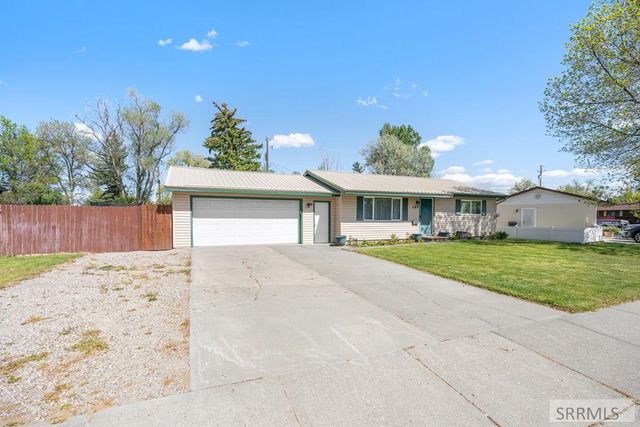 568 Falls Drive, Idaho Falls, ID 83401