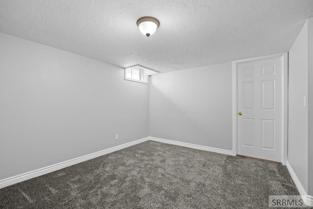 Image 15 of property listing at 568 Falls Drive, Idaho Falls, ID 83401
