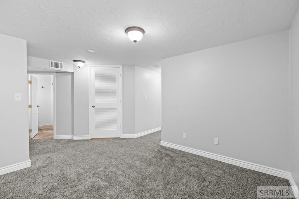 Image 16 of property listing at 568 Falls Drive, Idaho Falls, ID 83401