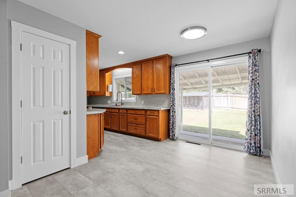 Image 5 of property listing at 568 Falls Drive, Idaho Falls, ID 83401
