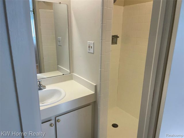 20360 Wildhern Street, Southfield, MI 48076
