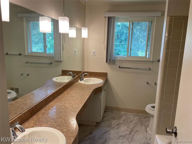 20360 Wildhern Street, Southfield, MI 48076
