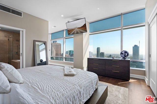 900 W Olympic Boulevard 32G, Los Angeles, CA 90015