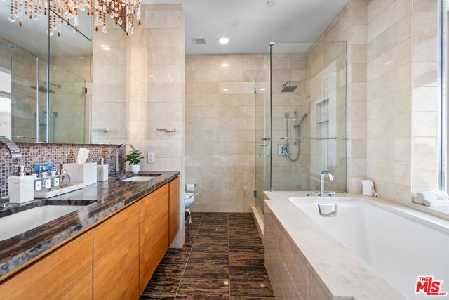 900 W Olympic Boulevard 32G, Los Angeles, CA 90015