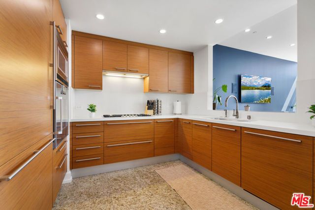 900 W Olympic Boulevard 32G, Los Angeles, CA 90015