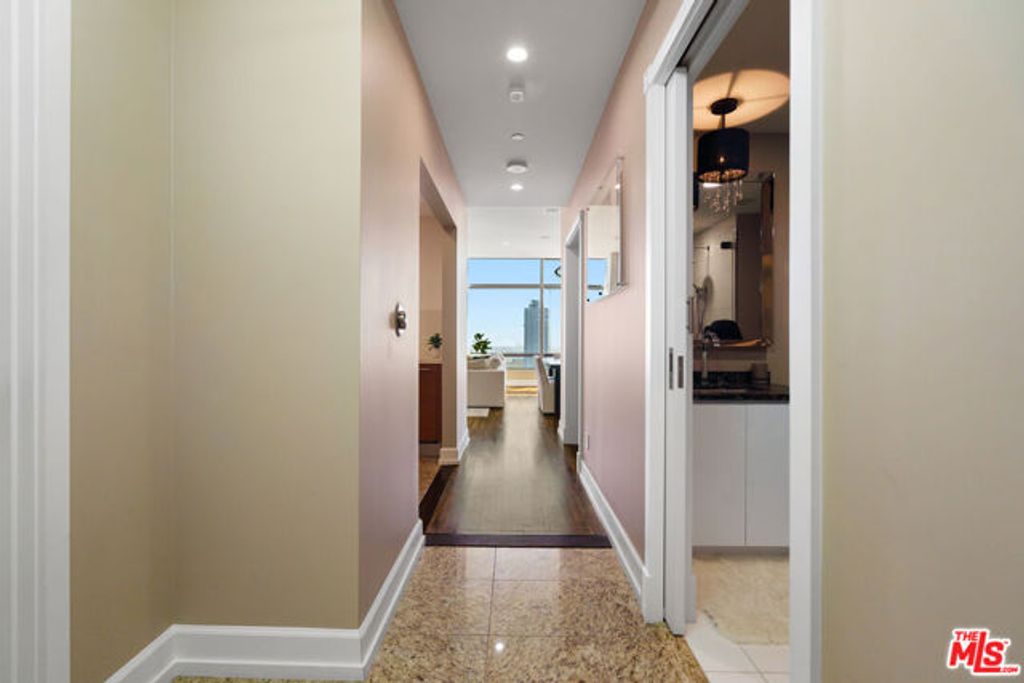 900 W Olympic Boulevard 32G, Los Angeles, CA 90015