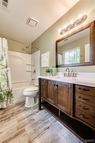 1632 Whispering Creek Drive, Ballwin, MO 63021