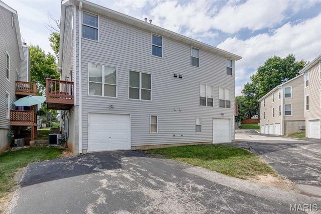1632 Whispering Creek Drive, Ballwin, MO 63021