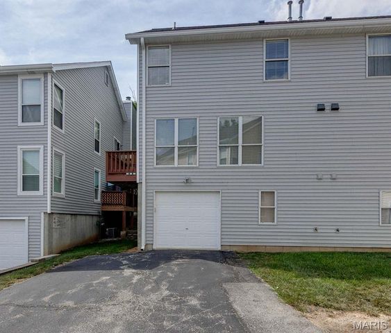 1632 Whispering Creek Drive, Ballwin, MO 63021