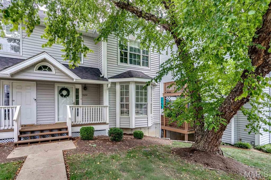1632 Whispering Creek Drive, Ballwin, MO 63021
