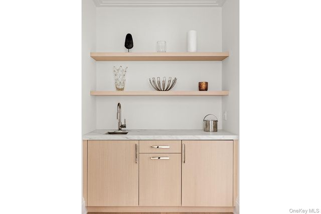 361 Mitchell Lane, Bridgehampton, NY 11932