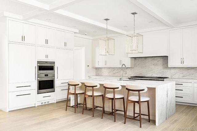 361 Mitchell Lane, Bridgehampton, NY 11932