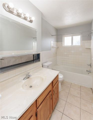 4878 Banbury Court 12, Warrensville Heights, OH 44128