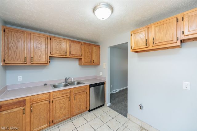 4878 Banbury Court 12, Warrensville Heights, OH 44128