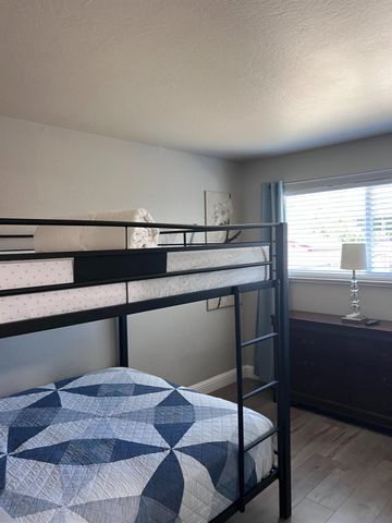 7213 Chesline Dr, Citrus Heights, CA 95621