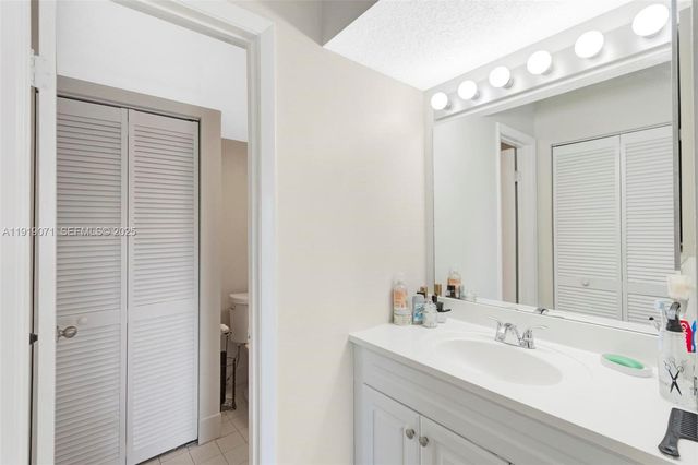 8560 SW 212th St 308, Cutler Bay, FL 33189