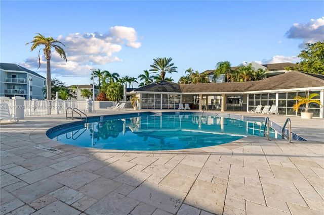 8560 SW 212th St 308, Cutler Bay, FL 33189